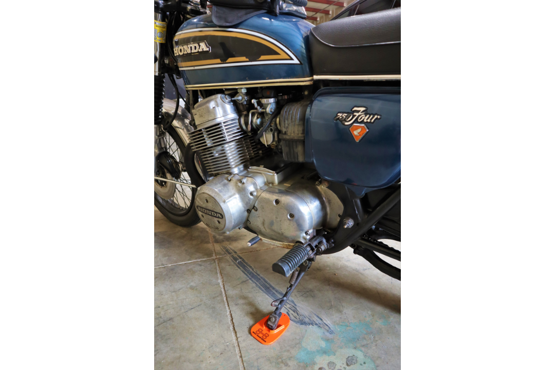 Brick House Builds Kickstand Pad